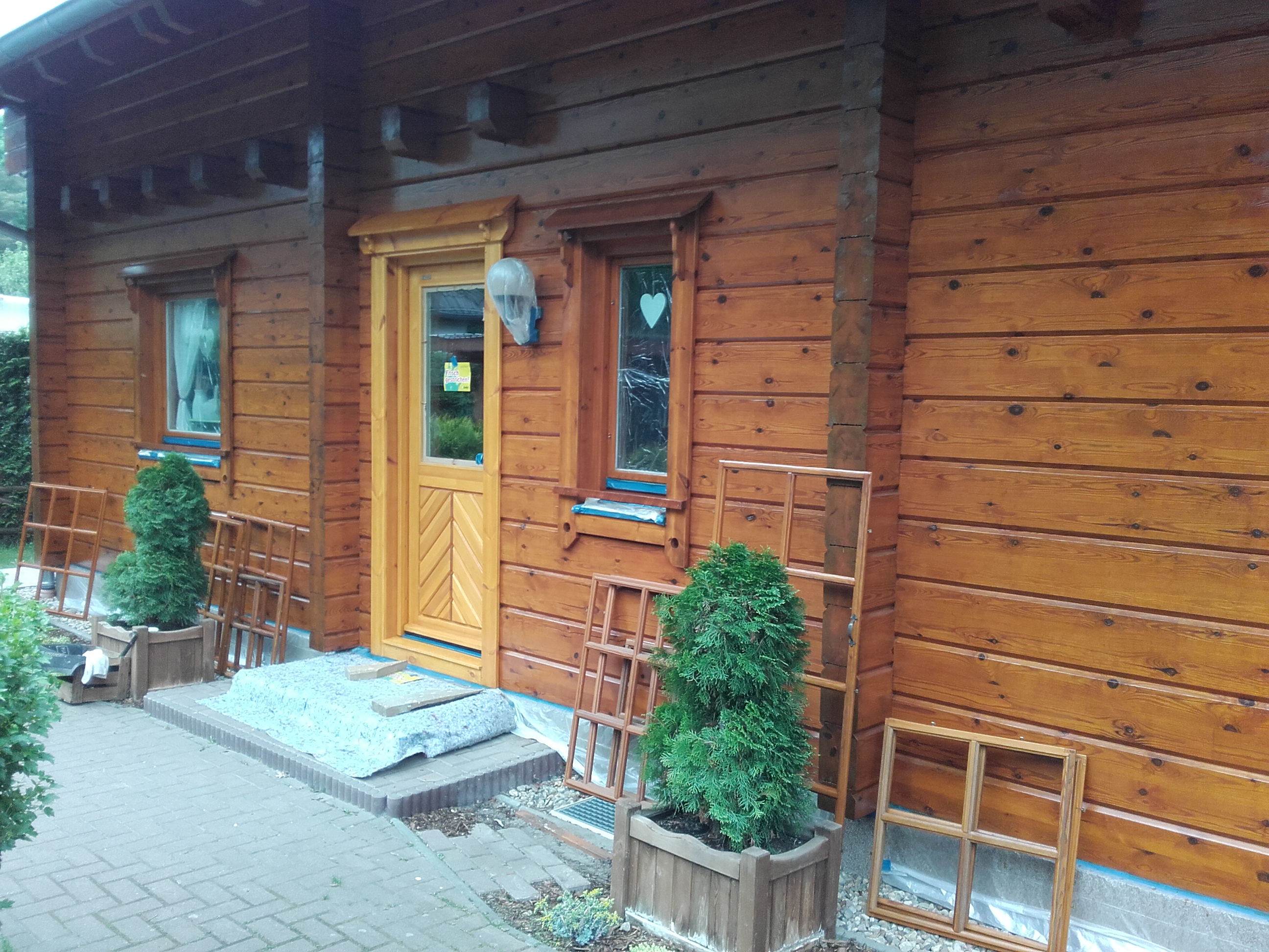 Holzhaus Lasur und Holzschutz